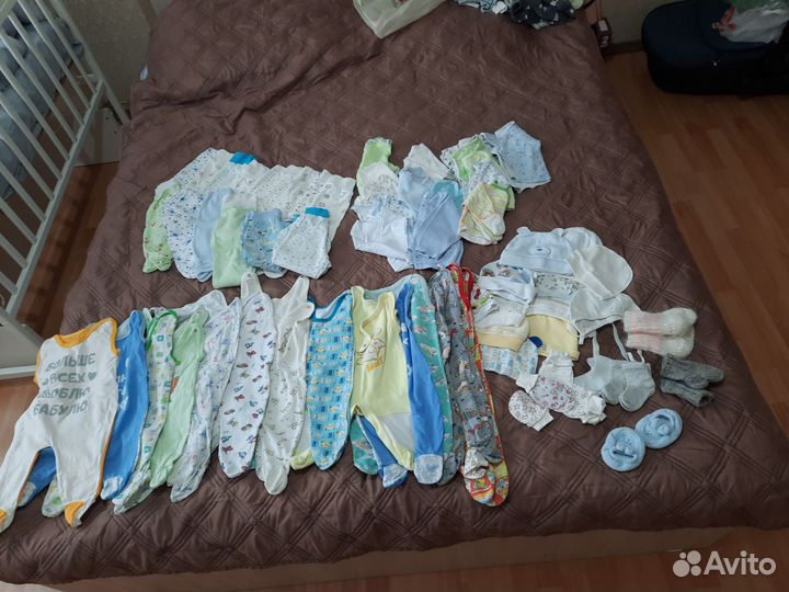 Большой пакет одежды на мальчика от 0 до 6 мес