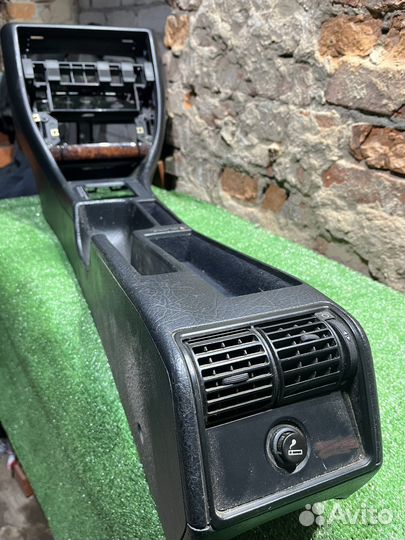 Консоль центральная Audi 100 C4