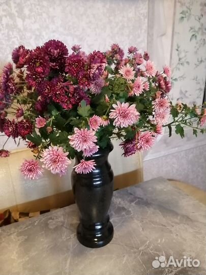 Ваза- карельский гранит к памятнику