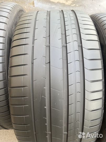 Pirelli P Zero PZ4 275/35 R22 и 315/30 R22