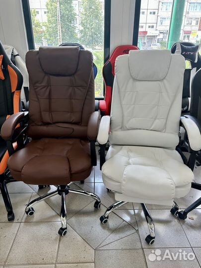 Офисное кресло руководителя с массажем