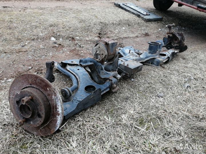 Подрамник пассат б 4