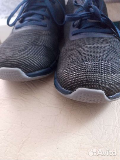 Кроссовки мужские 44 размер новые