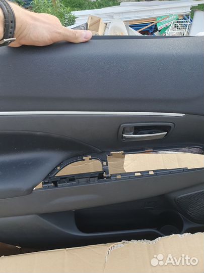 Обшивка двери Mitsubishi ASX 7221B507XB