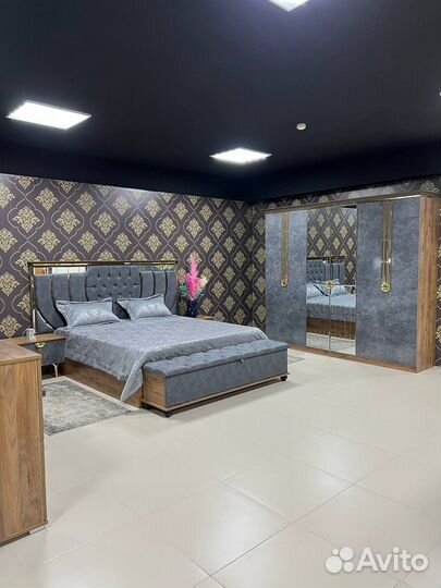 Спальный гарнитур