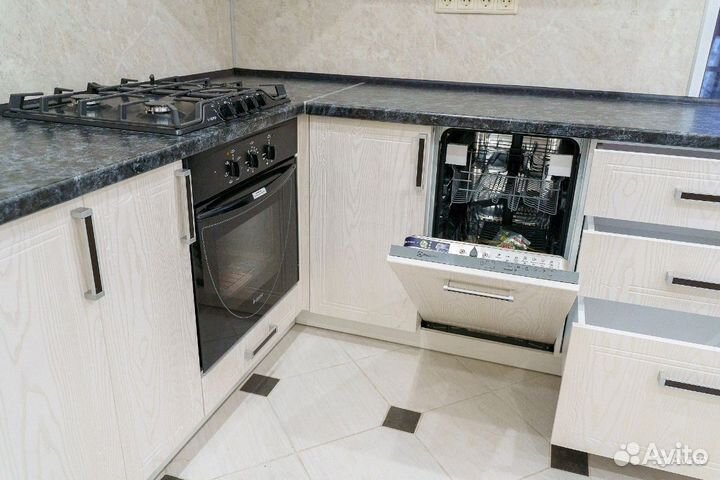 Кухонный гарнитур под встроенную технику