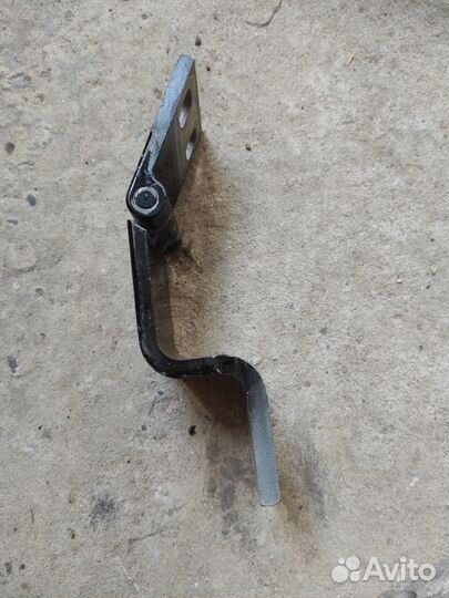 Петля двери Мерседес W463