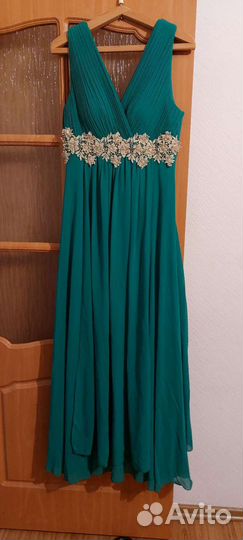 Платье нарядное 44размер