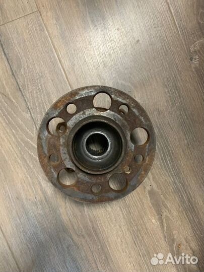 Ступица задняя Mercedes S 500 4Matic W221 273 968