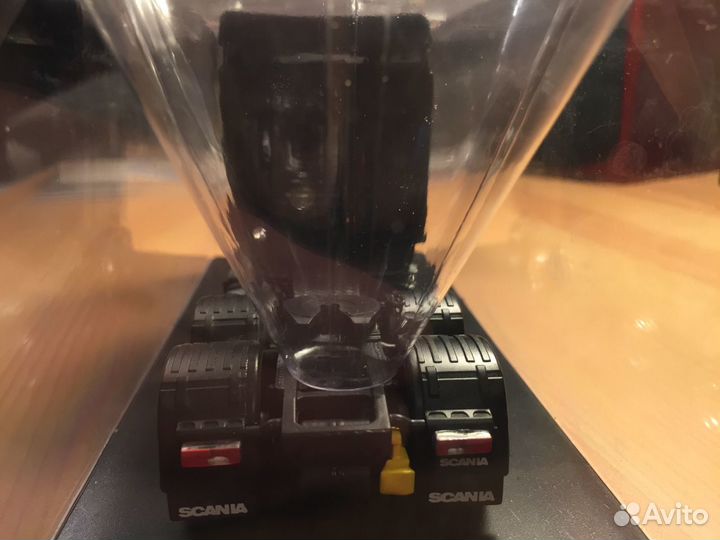 Коллекционная модель тягача Scania