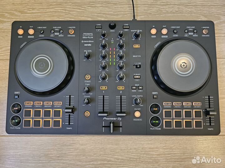 DJ-контроллер Pioneer DDJ-FLX4
