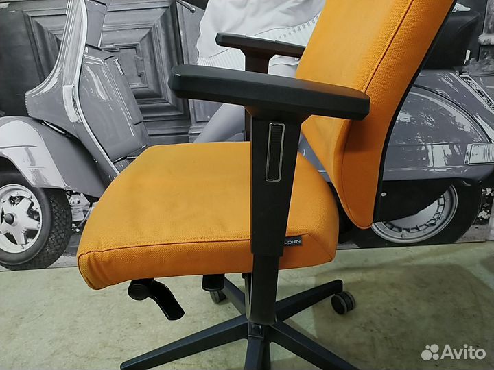 Кресло офисное dauphin бу 12-406