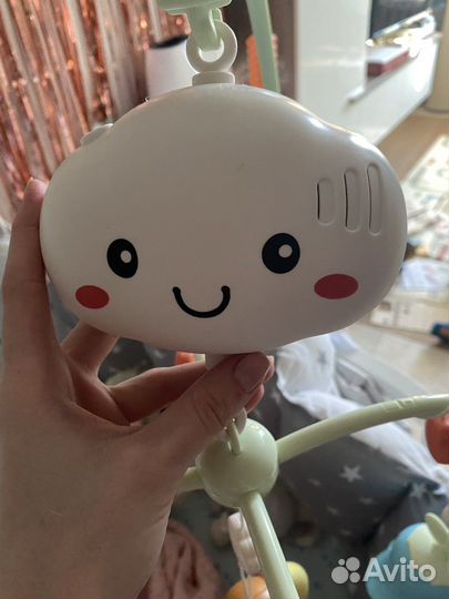 Музыкальный мобиль на кроватку с проектором