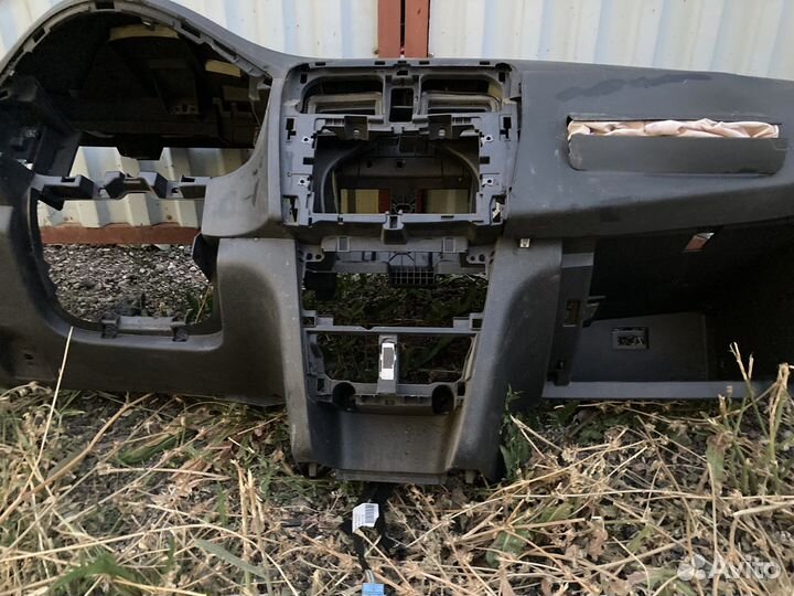 Торпедо renault sandero stepway