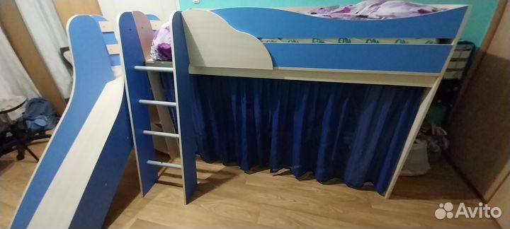 Кровать чердак с горкой