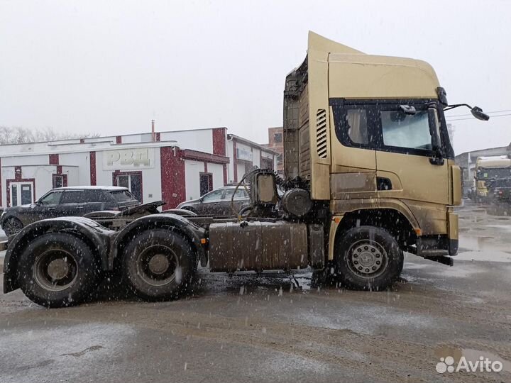 Shacman (Shaanxi) SX42584W324C, 2022