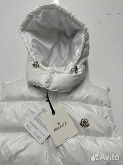 Жилетка moncler с капюшоном