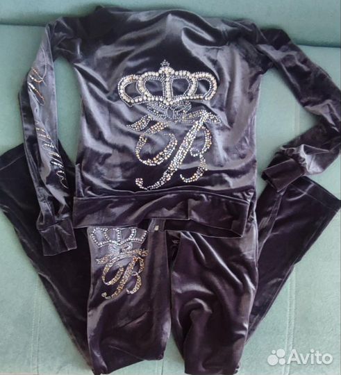 Костюм со стразами новый с биркой