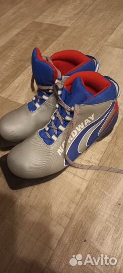 Лыжные ботинки