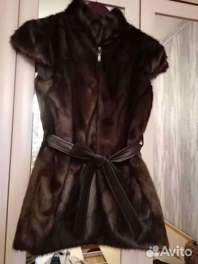 Жилет тёплый женский меховой