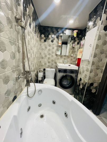 3-к. квартира, 74 м², 8/12 эт.