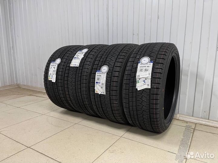 Triangle Snowlink TWT02 225/40 R18