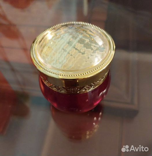 Омолаживающий и отбеливающий крем для лица