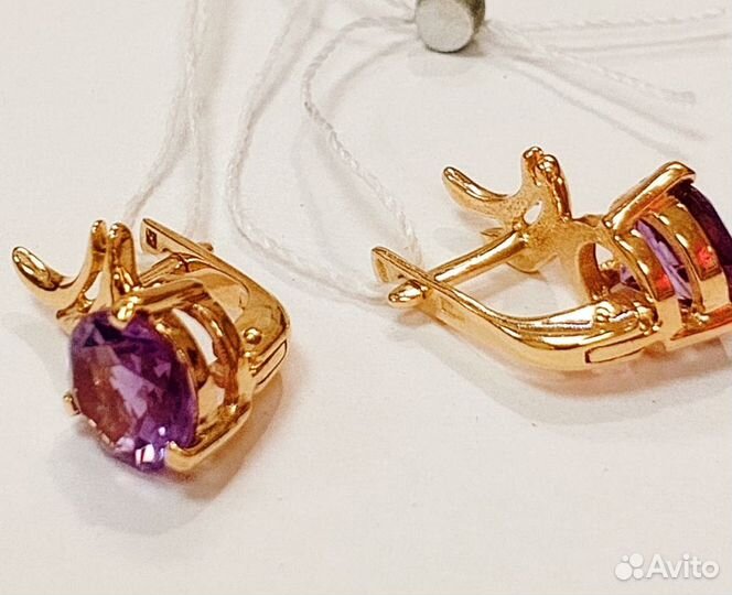 Золотые серьги с камнем