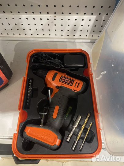 Шуруповерт black decker