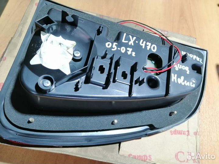 Фонарь в крышку багажника Lexus LX470 05-07г