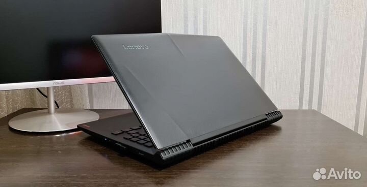 Lenovo legion/Core i5/Gtx1050/IPS/SSD