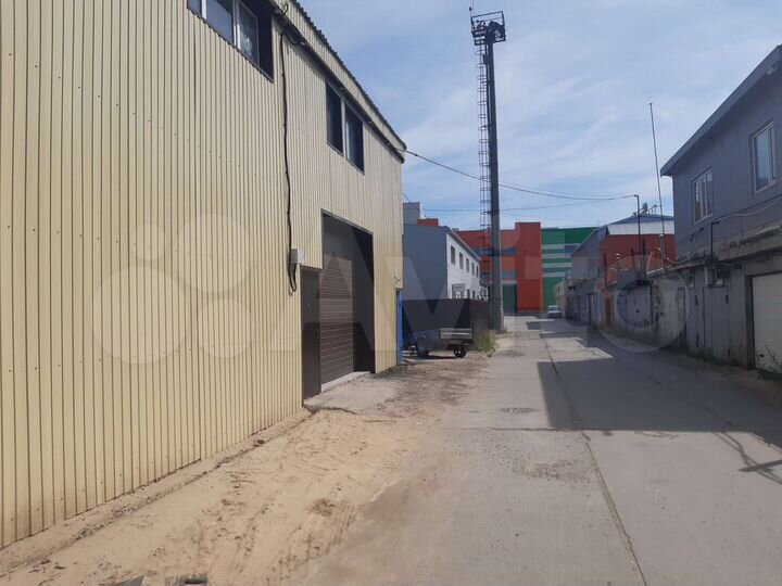 Гараж, > 30 м²