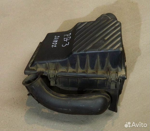 Корпус воздушного фильтра VW Passat B3
