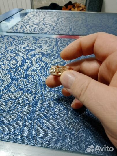 Золотое кольцо с бриллиантами