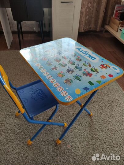 Детский стол и стул