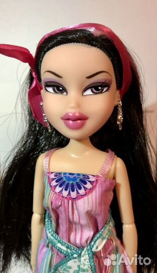 Кукла Bratz Джейд
