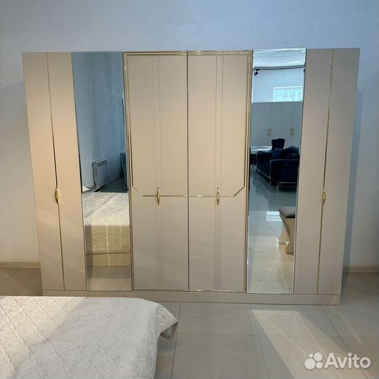 Спальный гарнитур