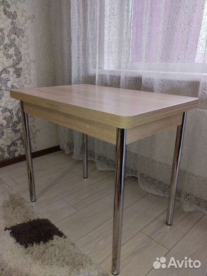 Стол обеденный