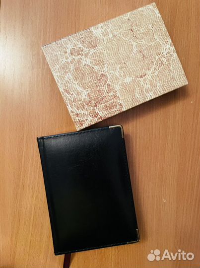 Ежедневник в кожаном переплете