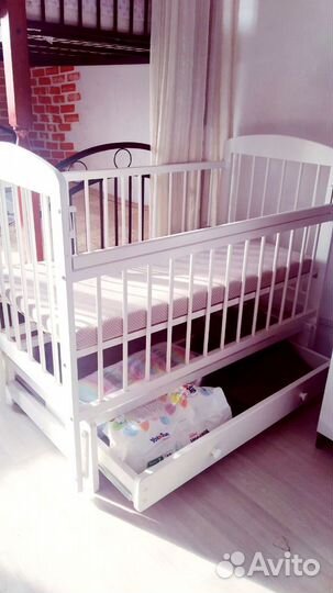 Детская кроватка с маятником и ящиком матрас бонус