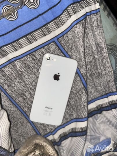 iPhone 8, 64 ГБ
