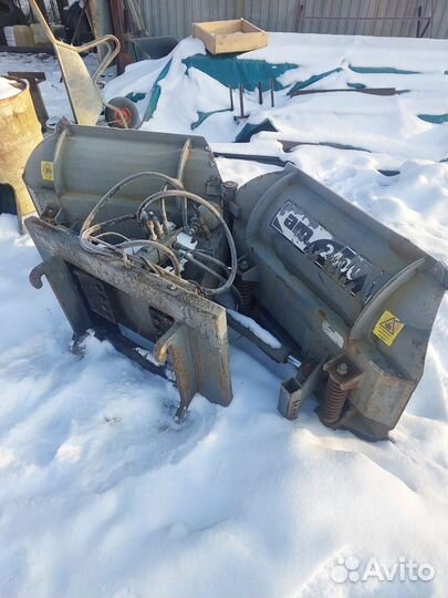 Отвал бабочка Arctic machine