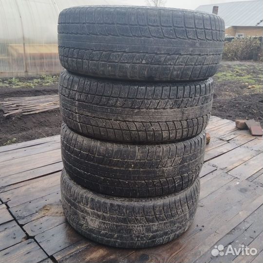 Triangle TR777 215/55 R17