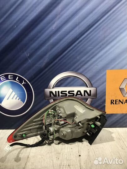Фонарь задний Nissan almera G15 Лев