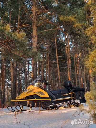 Стелс снегоход почти новый
