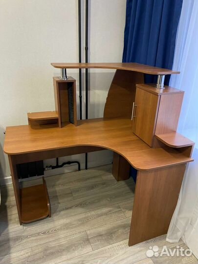 Компьютерный стол