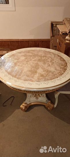 Кухонный стол