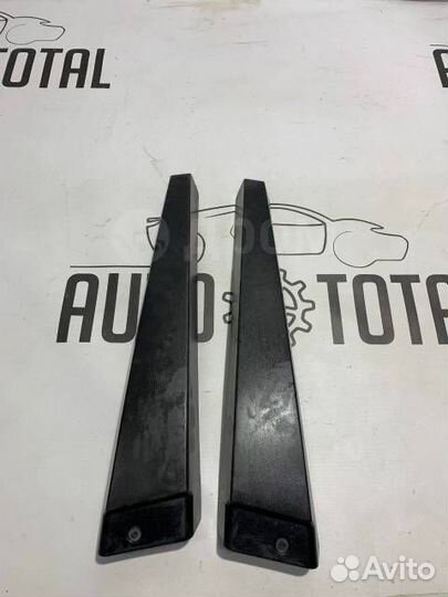 Накладка центральной стойки Renault Megane