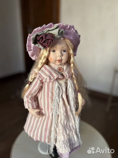 Кукла фарфоровая коллекционная