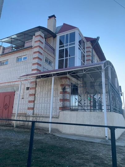 Дом 386 м² на участке 11 сот.